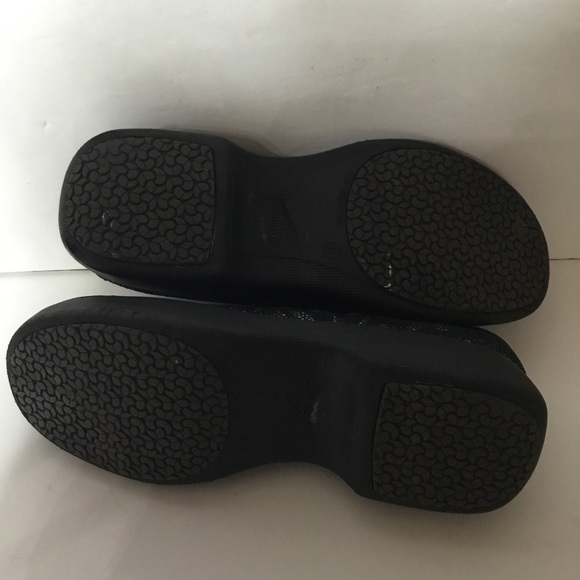 Dansko Women’s Professional Winona Metallic Floral Slip Resistant Clogs Size 40 - Picture 6 of 7